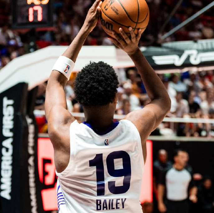 争议！灰熊绝平球踩线遭爵士17分逆转 最拽贝利18+7森萨博37分