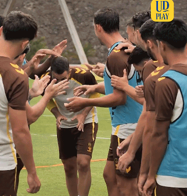 时隔217天！前西甲名将宣布复出：3年2次对抗癌症 全队祝贺