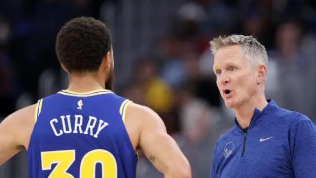 开云官方-勇士角色球员拖后腿 冲冠只剩交易换血一条路？