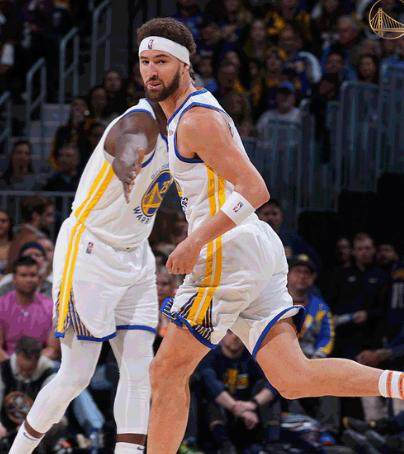 开云平台-犯规失误扎堆+关键战术被识破 勇士仍需平心静气