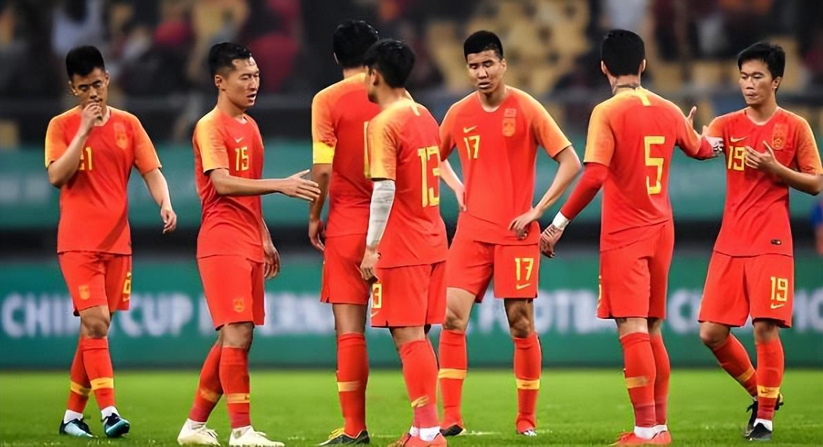 开云平台-意外！青岛西海岸三大新星为何徐彬和杨希已离队，李昊却坚持留队